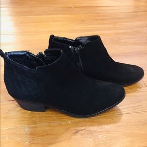 Style & Co black ankle boots soft heel size 6M